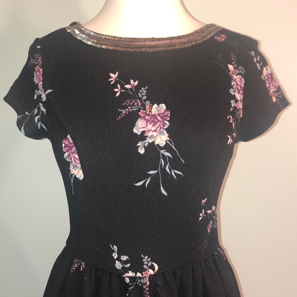 Black and Floral Print Fit and Flare Dress - Picture 3 of 8
